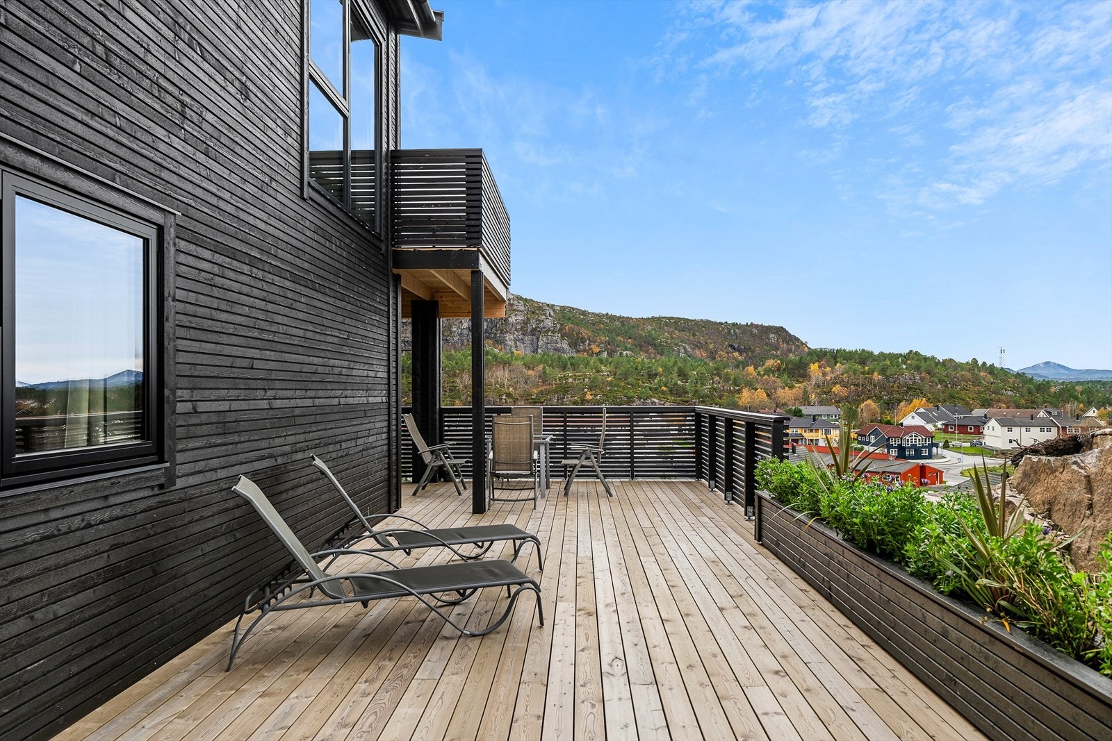 Boligen har totalt terrasseareal på ca 171 kvm Galleribilde
