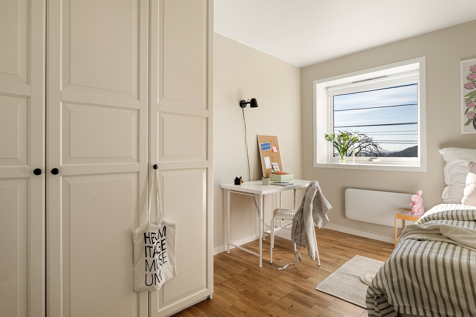 - Innredet med stort garderobeskap - Galleribilde