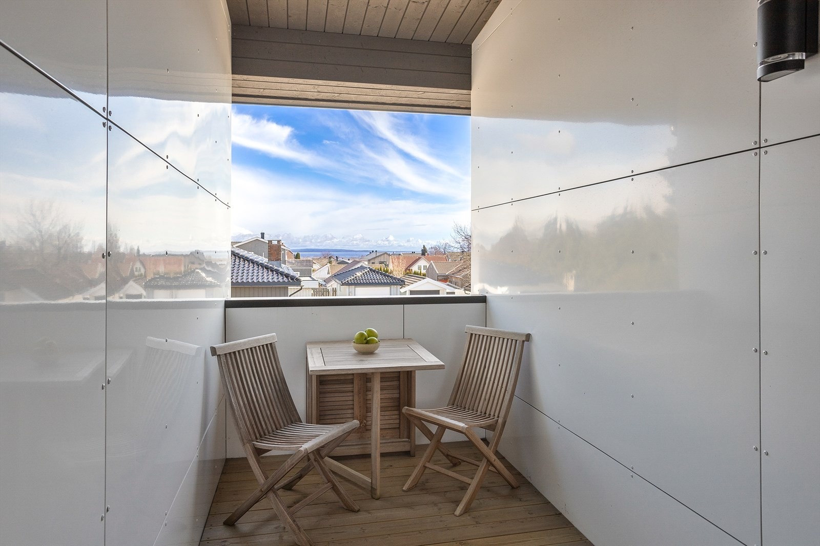 Overbygget uteplass rett ved inngangsdøren Galleribilde