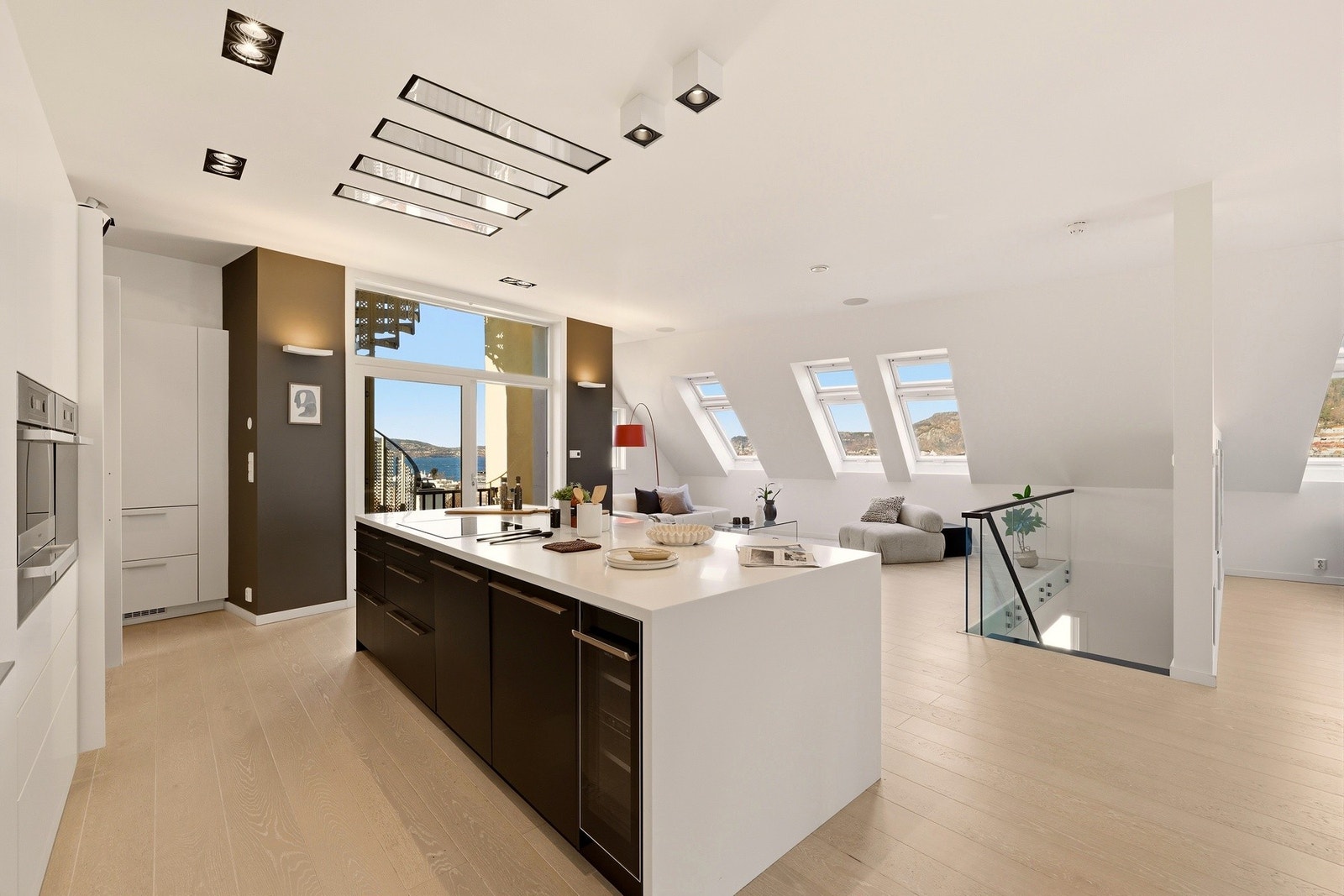 Legg merke til det integrerte vinskapet fra Norcool. Galleribilde