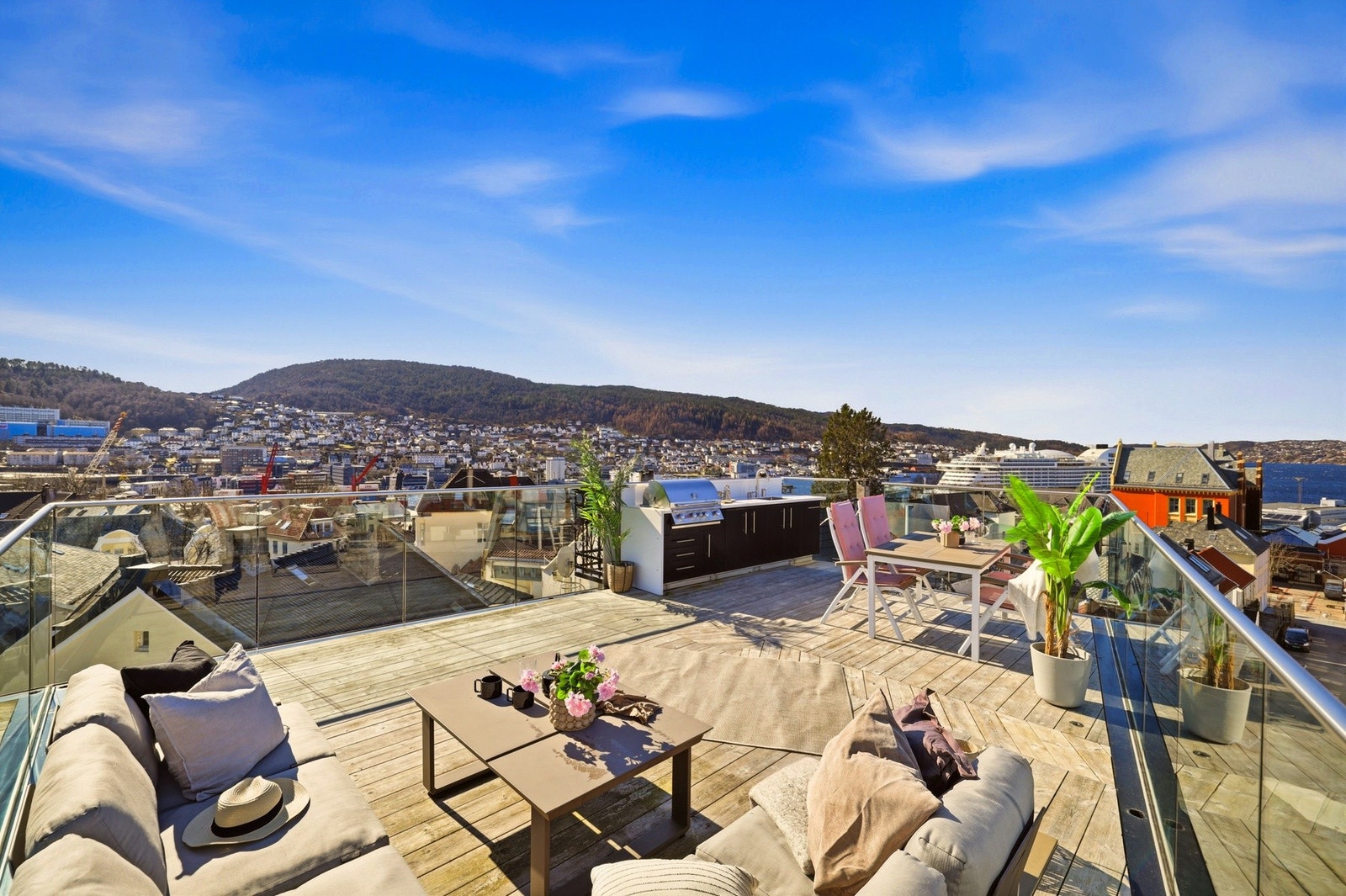 Eksepsjonell toppleilighet på Sydneshaugen med spektakulær takterrasse! Galleribilde