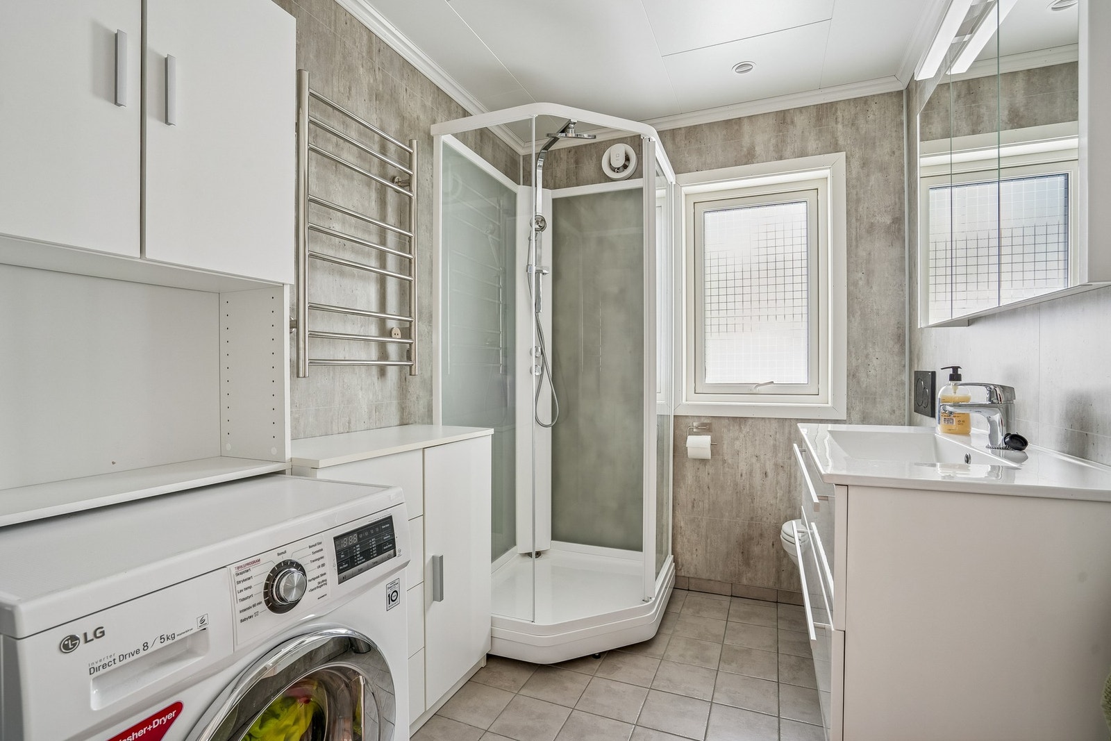 Badet i første etasje ble renovert i 2019. Galleribilde