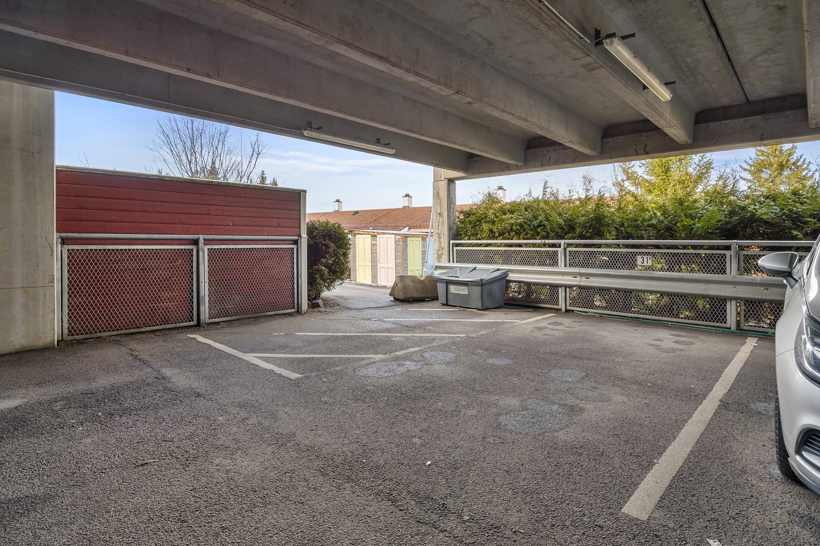Det følger 2 stk parkeringsplasser. Se punkt om parkering i salgsoppgaven Galleribilde