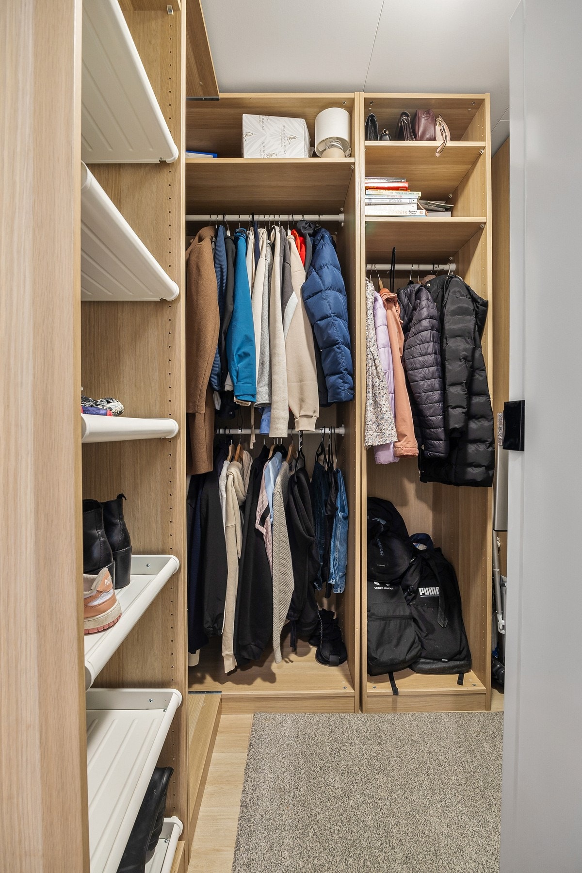Bod/walk-in-closet. Galleribilde