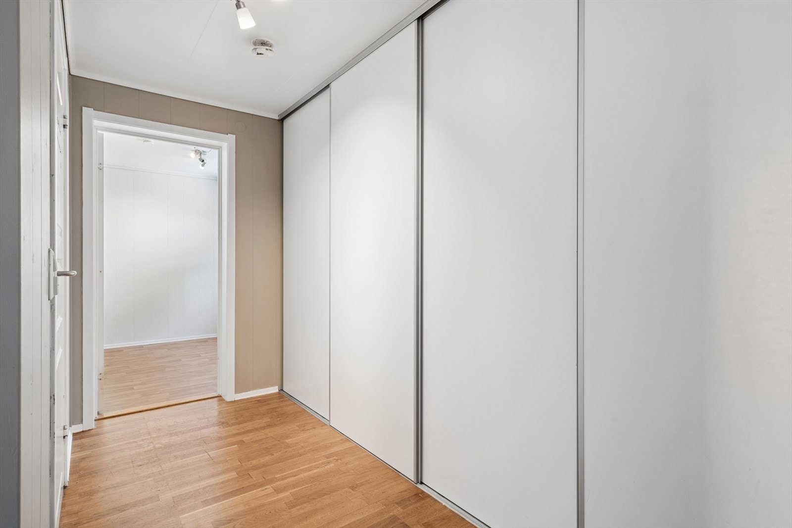 I tillegg til garderoben disponerer leiligheten en ekstern bod på 5 m². Galleribilde