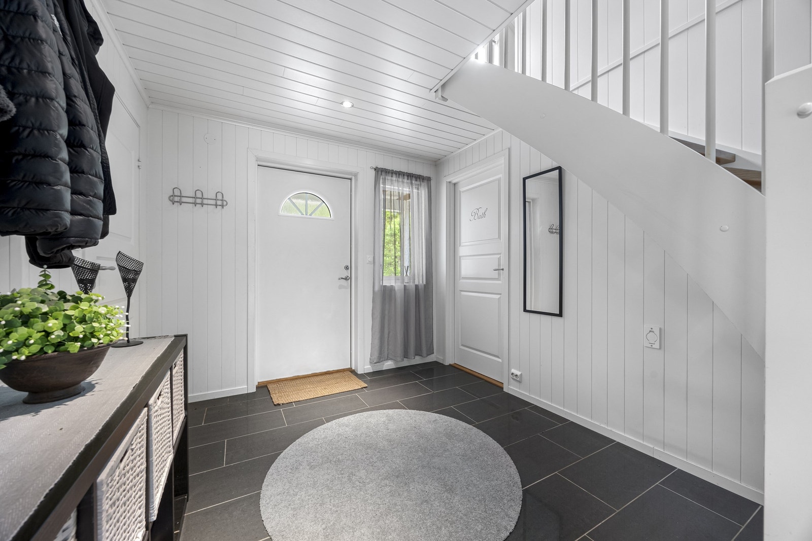 Hall/gang. Det er varmekabler i gulv i gang og på bad Galleribilde