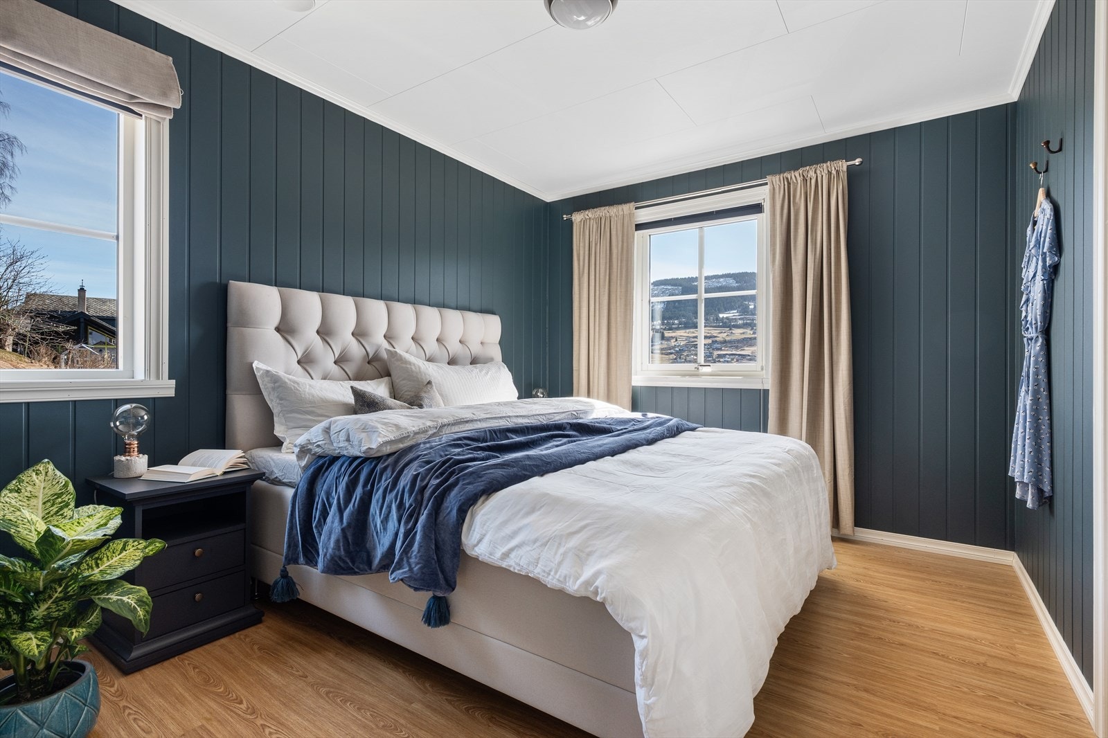 Hovedsoverom med walk in closet Galleribilde