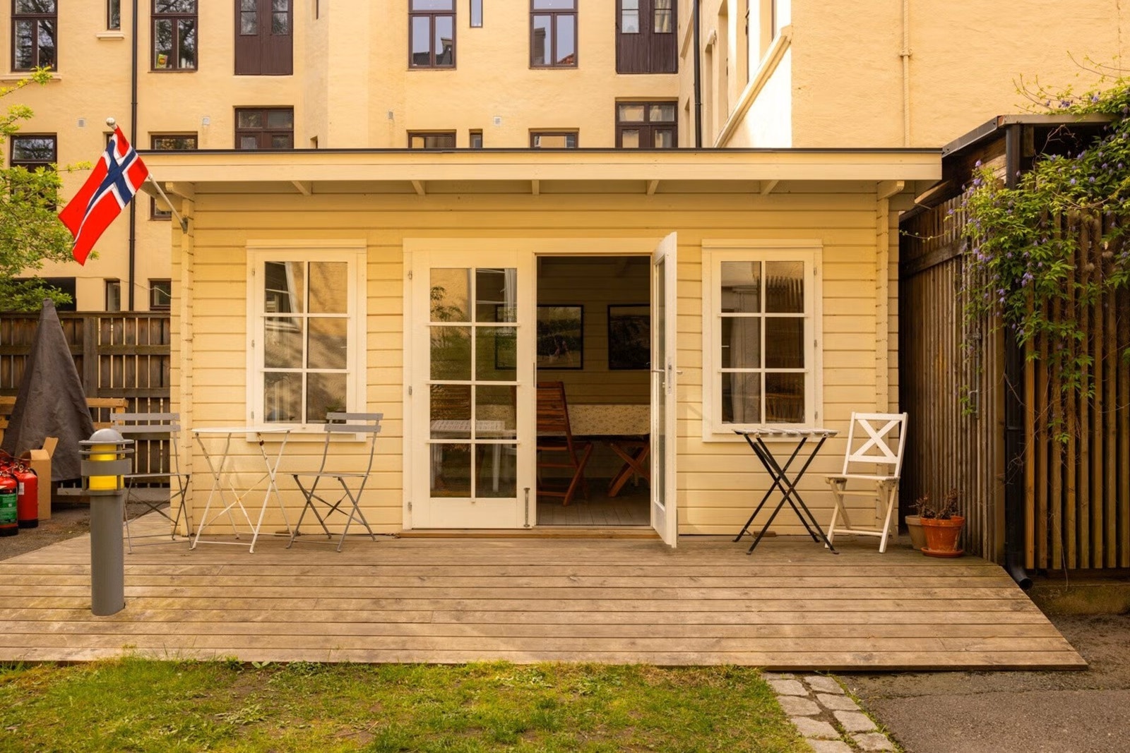 Her bor du i attraktivt boligområde på Torshov, med kort gangavstand til kaféerog et variert servicetilbud. Selv om området er meget sentralt, er det likevel rolig Galleribilde