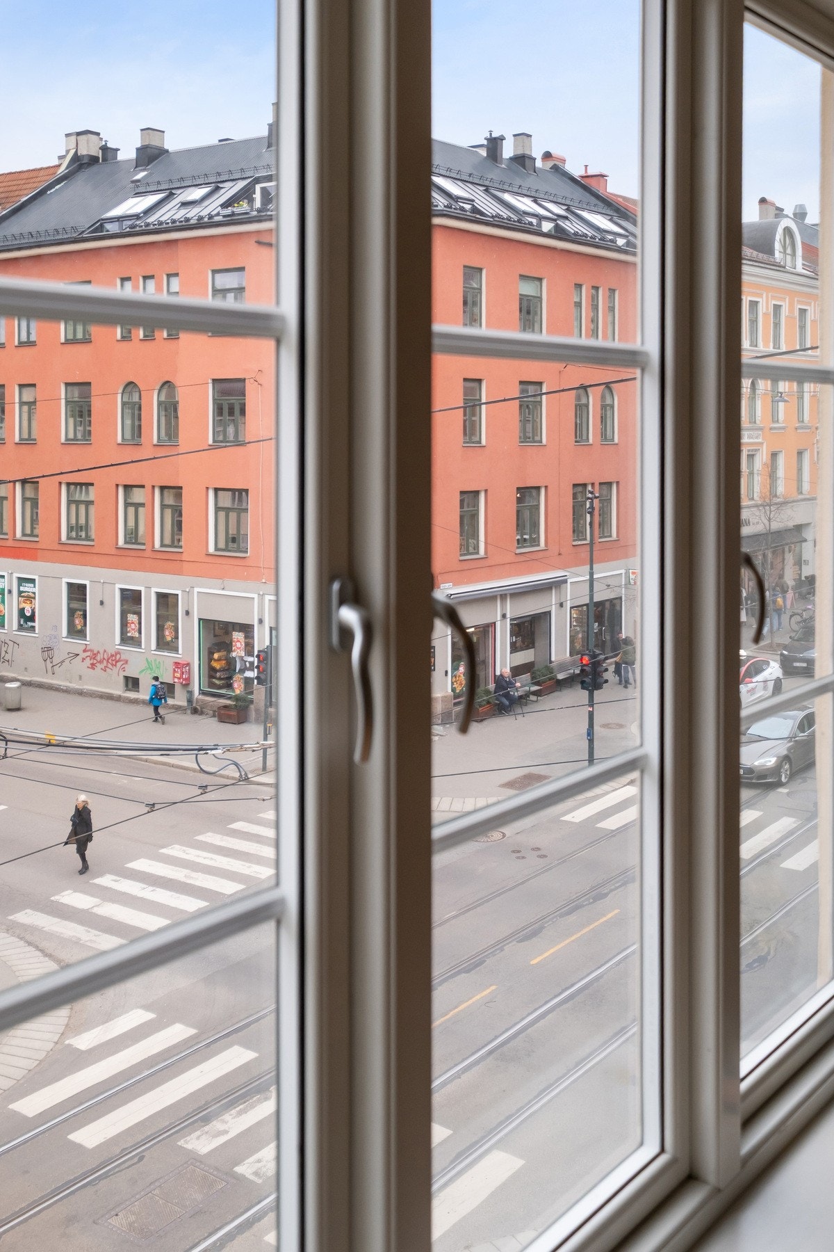 Leiligheten er vendt mot byggets hjørne, og utsynet er derfor fritt Galleribilde