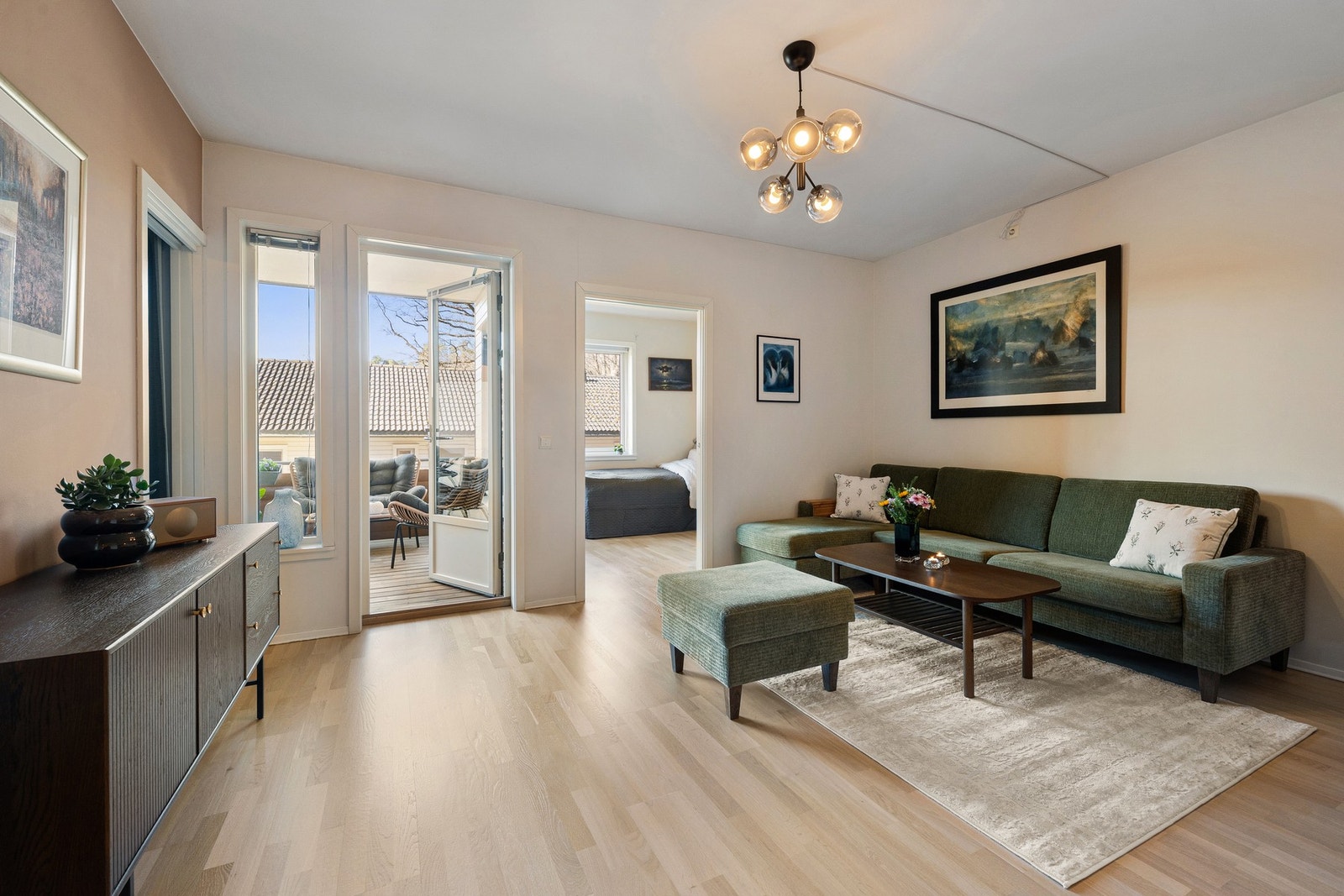 Utgang til balkong. Galleribilde