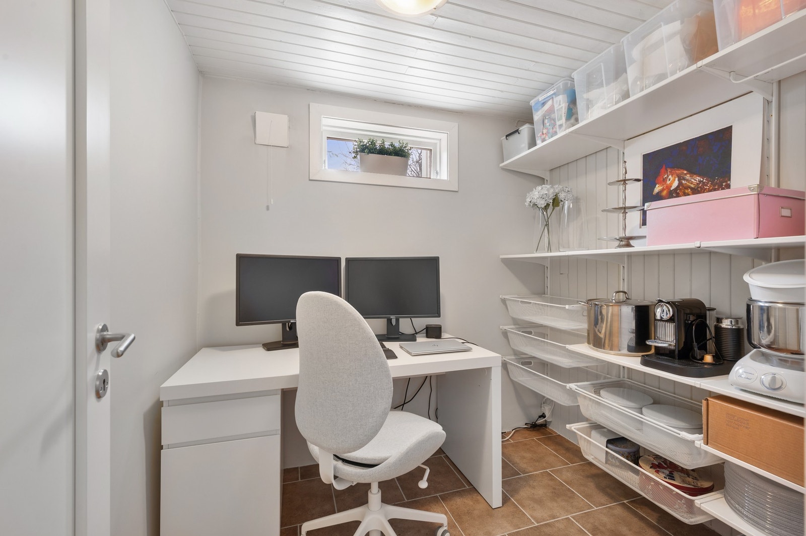 Bod (benyttes som kontor og er ikke omsøkt hos kommunen, se pkt. "andre relevante opplysninger". I kjelleretasjen har man også et kontor på 4,4m². Galleribilde