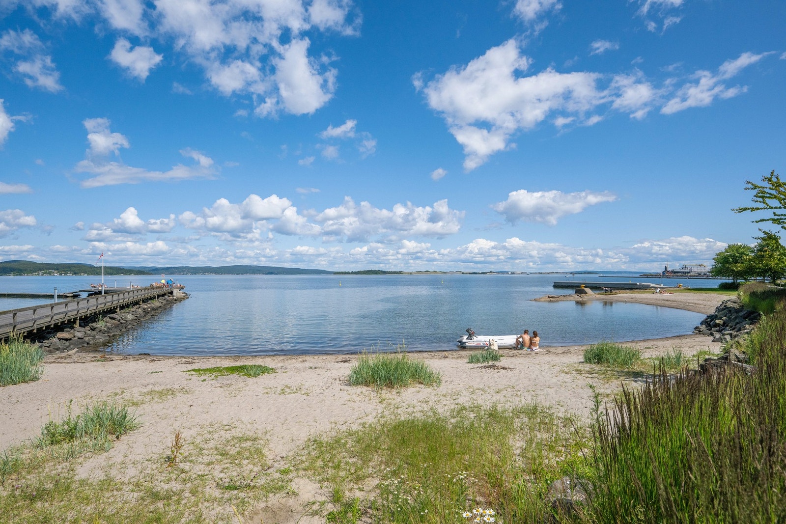 Dulpen badestrand i Holmestrand sentrum. Galleribilde