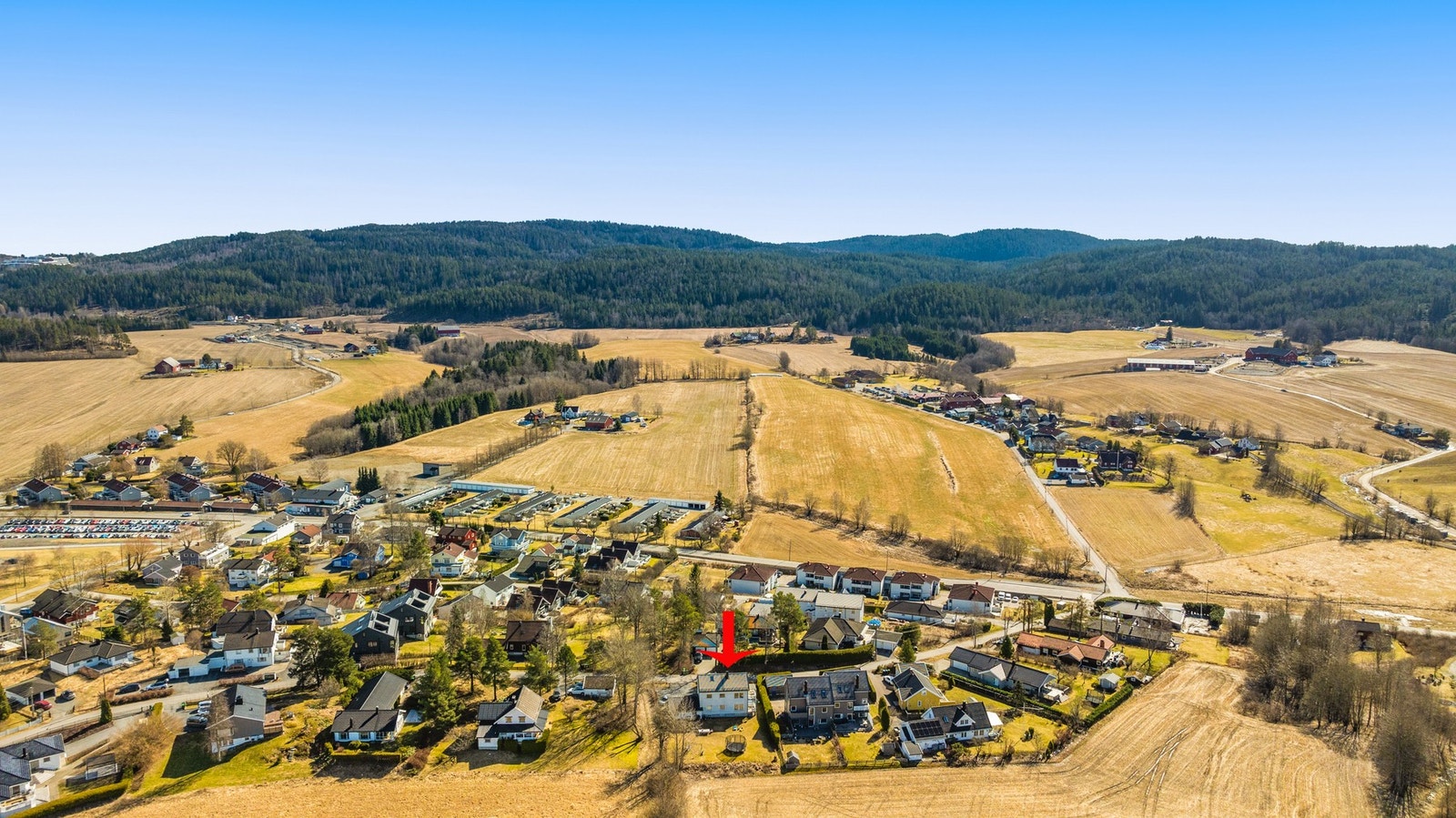 Her bor du i sentralt, men samtidig i landlige omgivelser i et rolig, etablert boligområde. Galleribilde