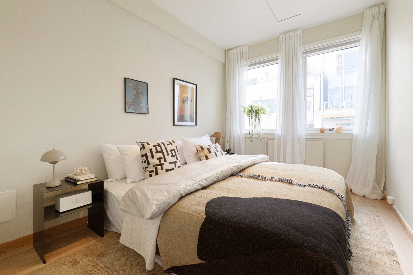 Leiligheten har to gode soverom med plass til dobbeltseng og tilhørende møblement. Galleribilde