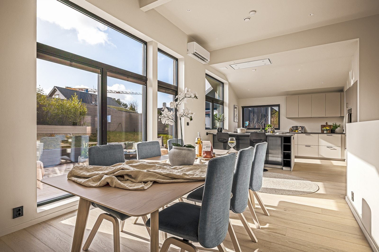 Og det er god plass til hele familien for hyggelige sammenkomster og store dager. Galleribilde