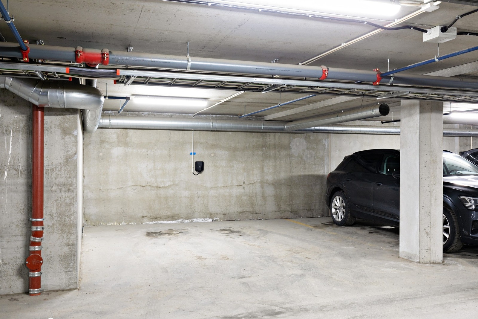 I kjelleren medfølger det en HC p-plass. Denne kan bli byttet ut med en vanlig P-plass dersom noen med behov og vilkår er oppfylt Galleribilde