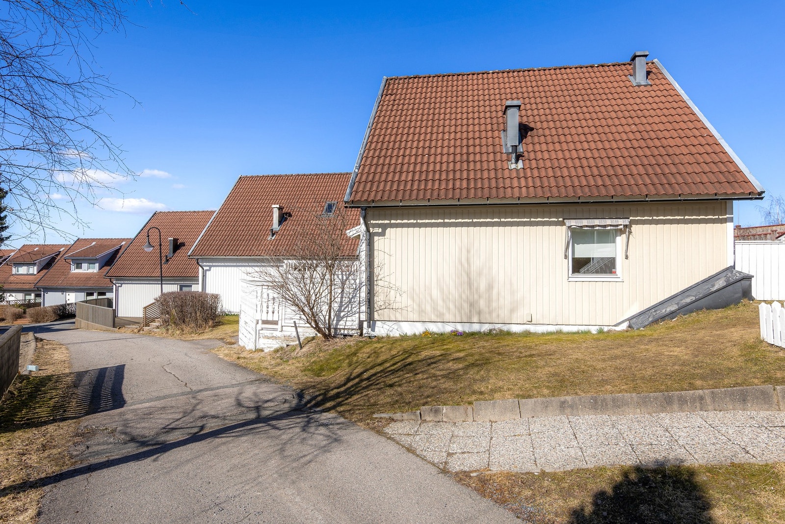 Boligen ligger i et etablert og barnevennlig område Galleribilde