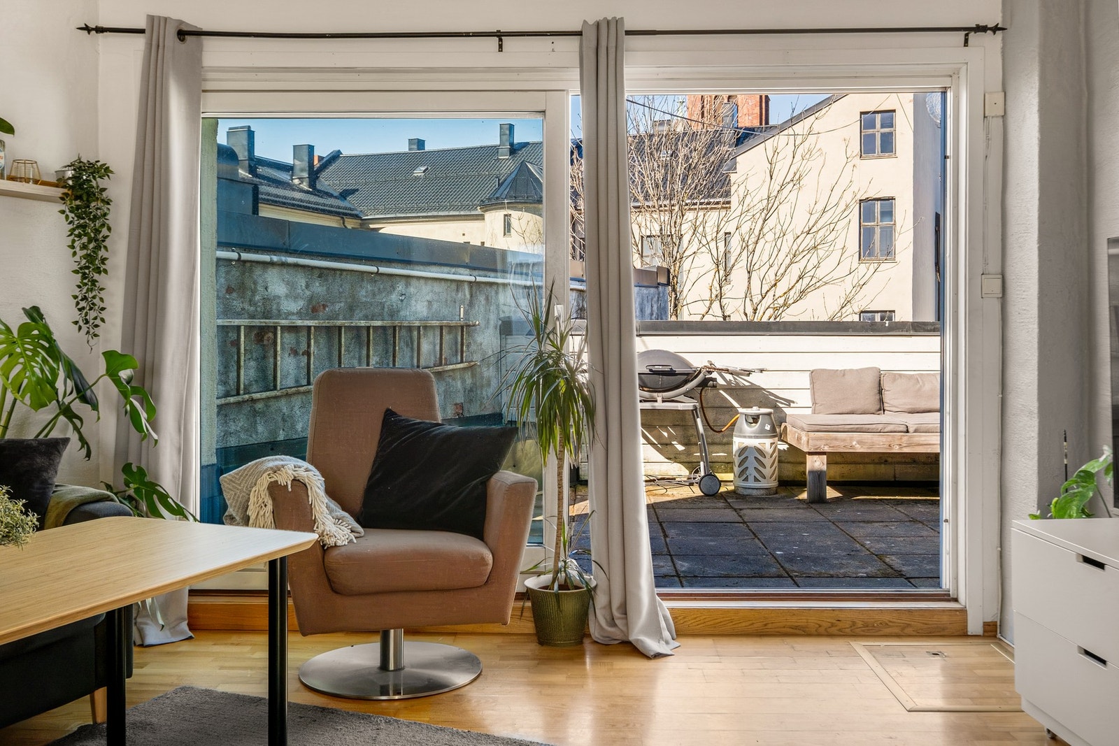 Fra stuen har man utgang til den herlige takterrassen. Galleribilde