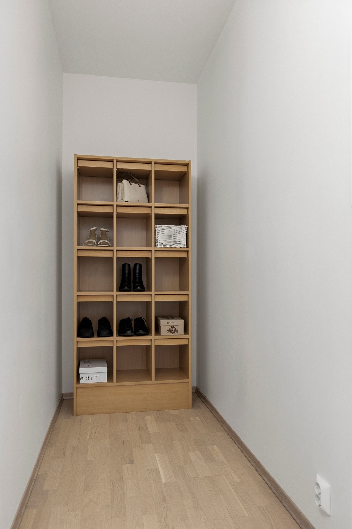 Leiligheten har en romslig intern bod. Det medfølger i tillegg en kjellerbod. Galleribilde