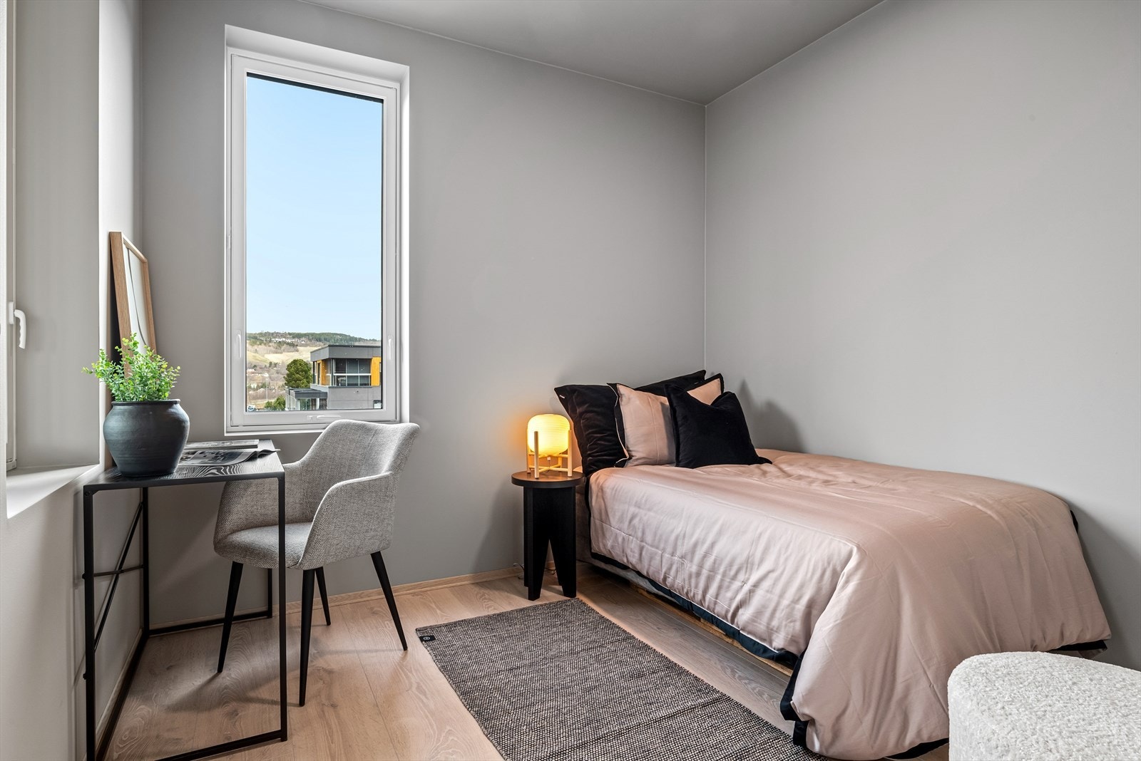 Det andre soverommet har et areal på ca. 8 kvm med god plass til møblement. Galleribilde