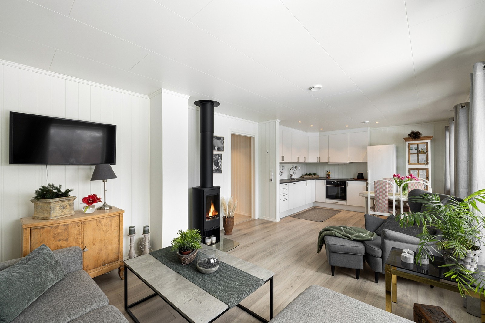 I tillegg er det gulvvarme i stue og kjøkken. Galleribilde