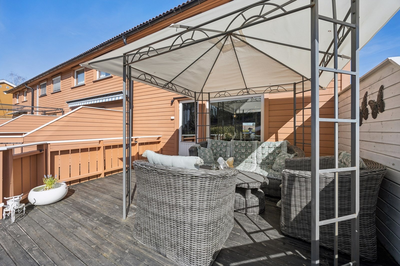 På terrassen er det f. eks plass til en pergola. Galleribilde