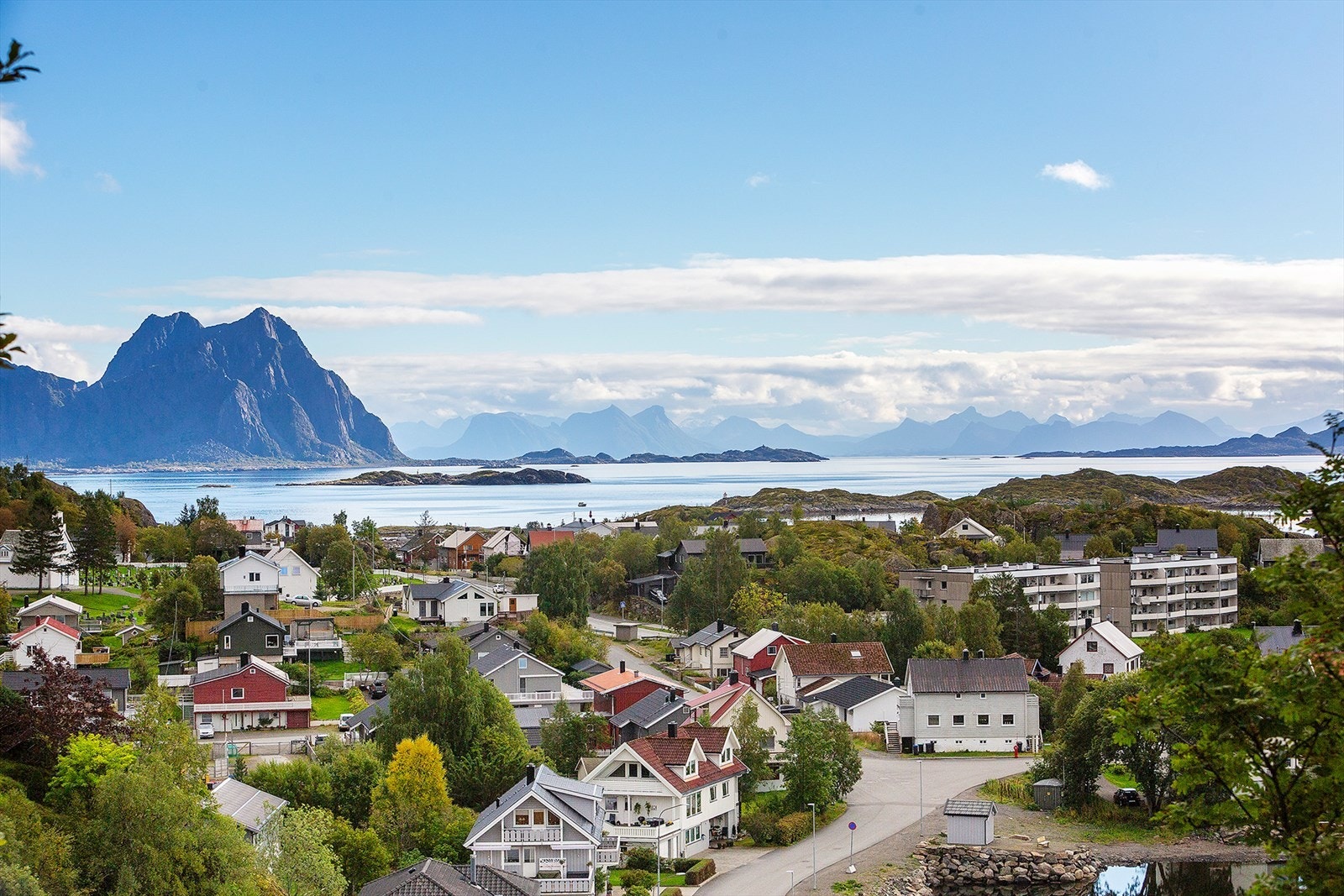 Her kan man se fjellene i det fjerne Galleribilde