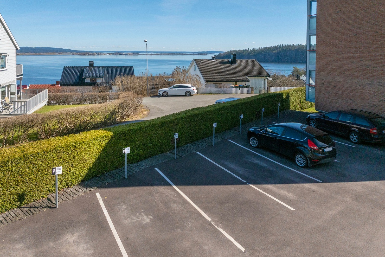 Egen parkeringsplass. Galleribilde