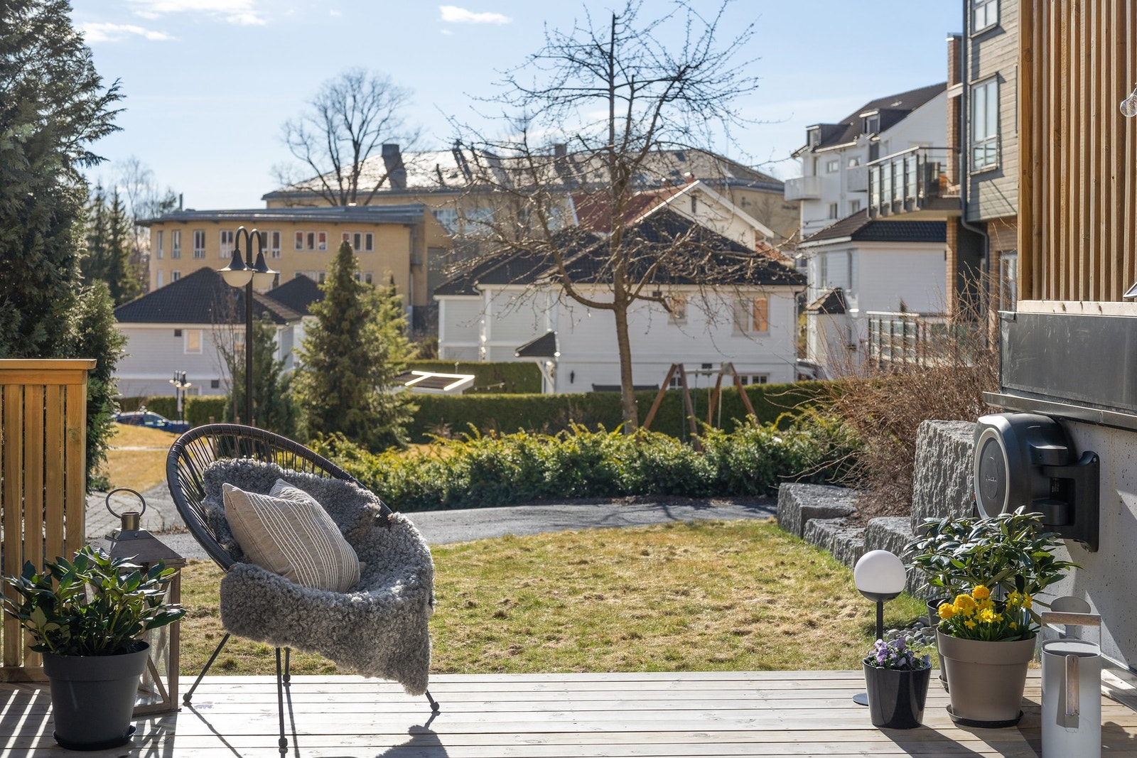 Fra terrasseområdet er det direkte ankomst til fine, felles grøntarealer Galleribilde