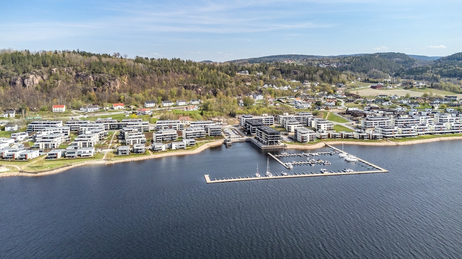 Dronebilde over Engersand havn. Galleribilde