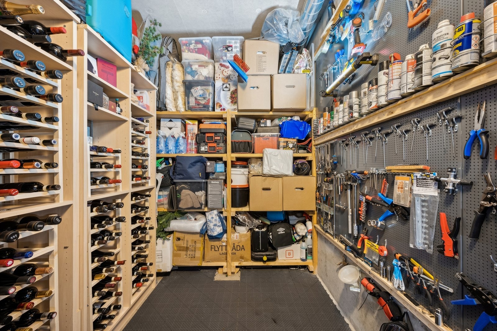 Meget praktisk bod i kjeller. Denne er på 6 m². Galleribilde