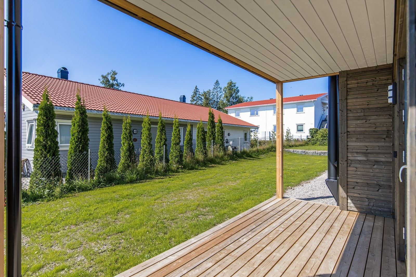 Deilig og solrik uteplass Galleribilde