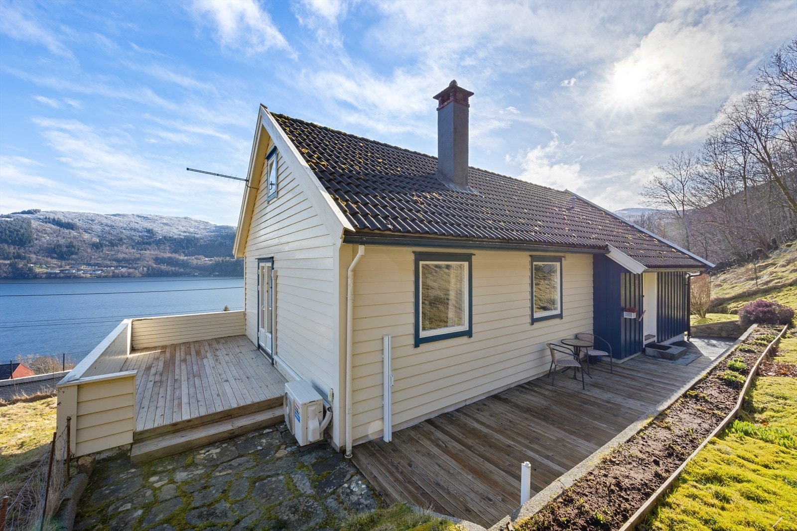 Fine uteområder rundt huset. Galleribilde