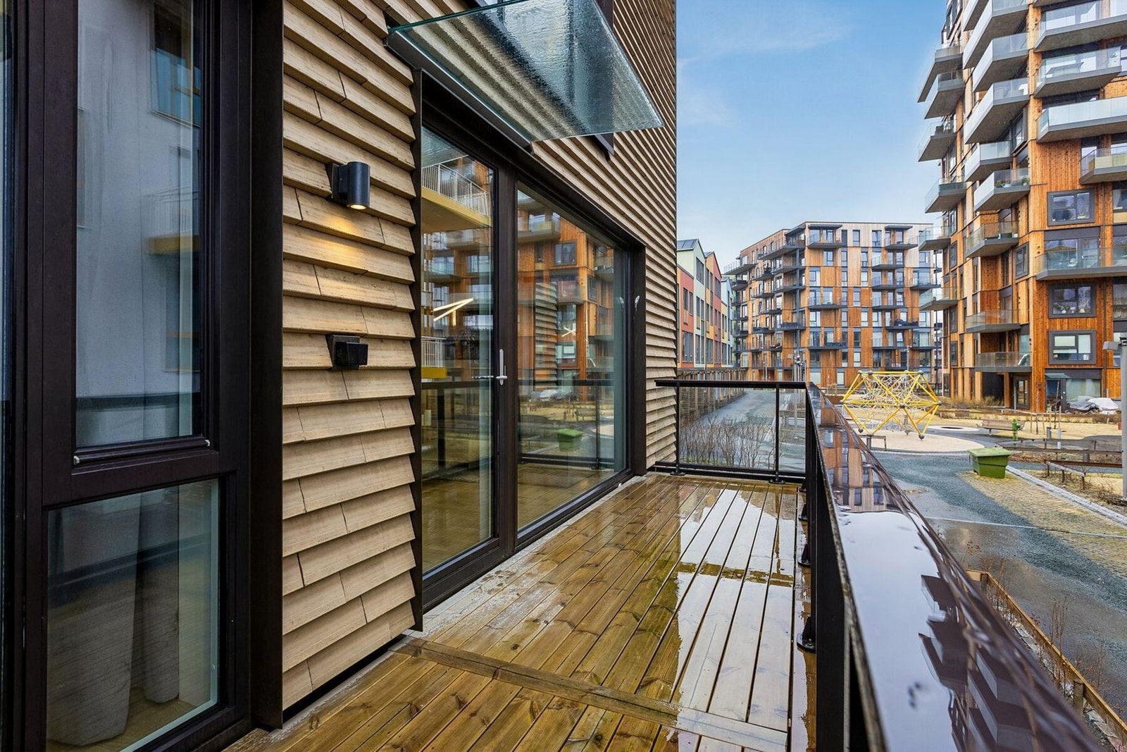 Balkongen er av god størrelse og måler hele 9 kvadratmeter. Galleribilde
