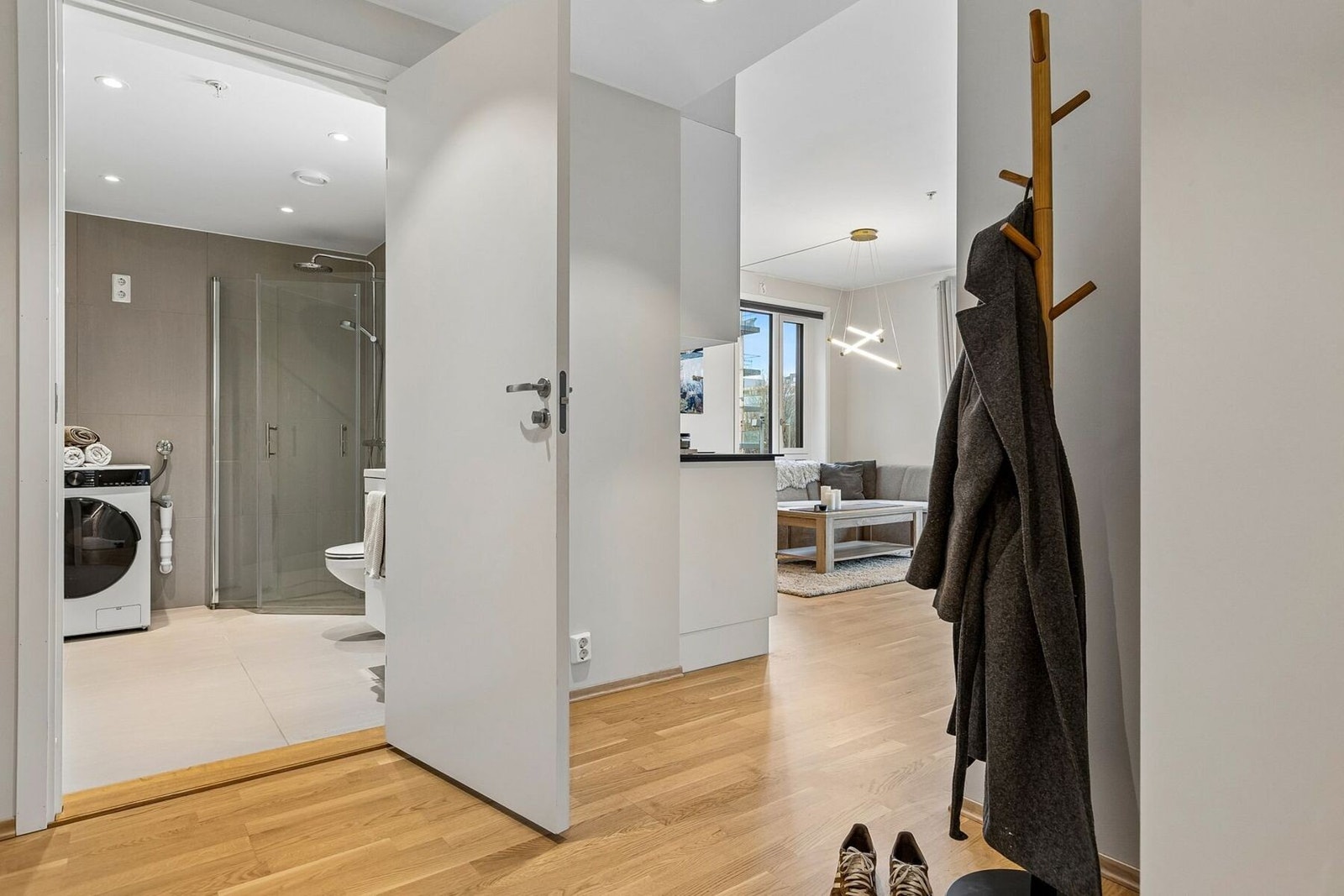 Du disponerer en egen bod i kjelleren på gode 4 kvadratmeter for ekstra oppbevaringsplass. Galleribilde
