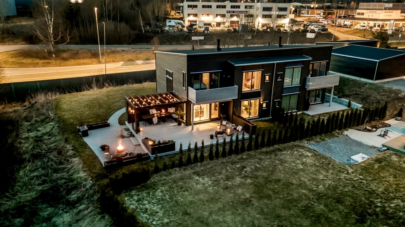 En herlig 1/2part av tomannsbolig med endebeliggenhet på feltet i rolige og skjermede omgivelser Galleribilde