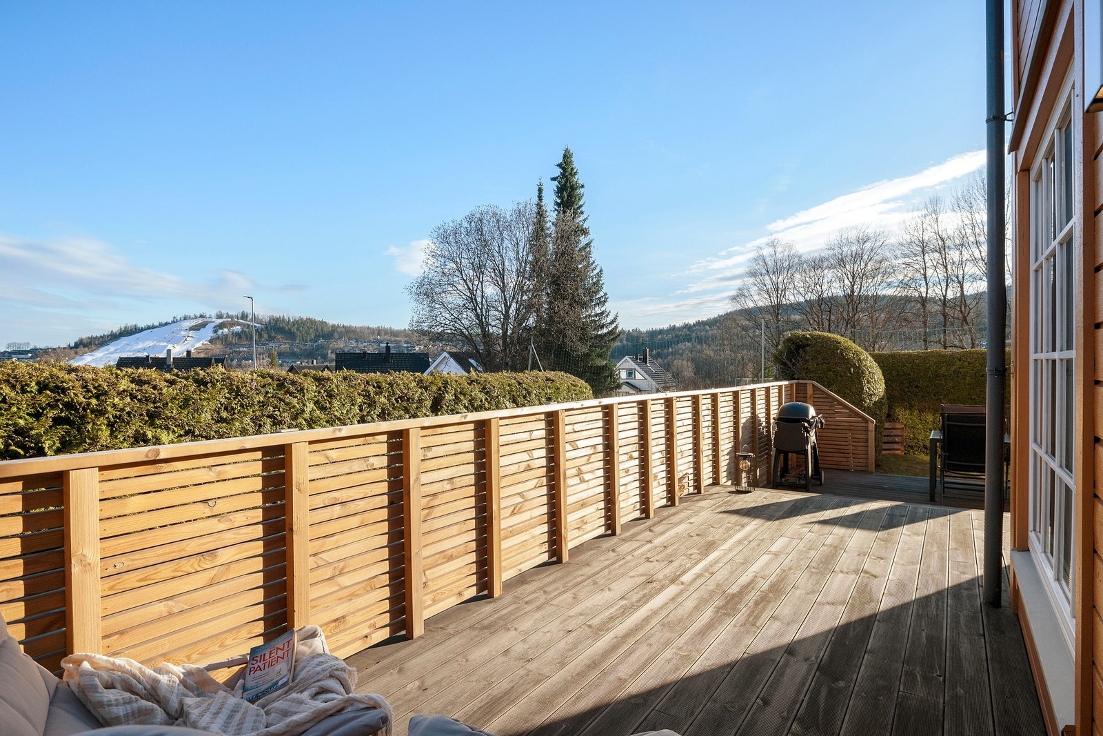 Terrasse med utsikt mot Kirkerudbakken Galleribilde