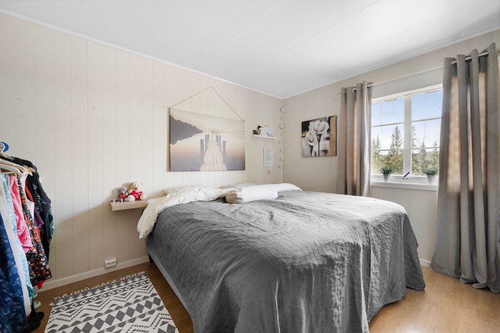 Boligen har hele 5 soverom, 2 av disse i 1. etasje Galleribilde