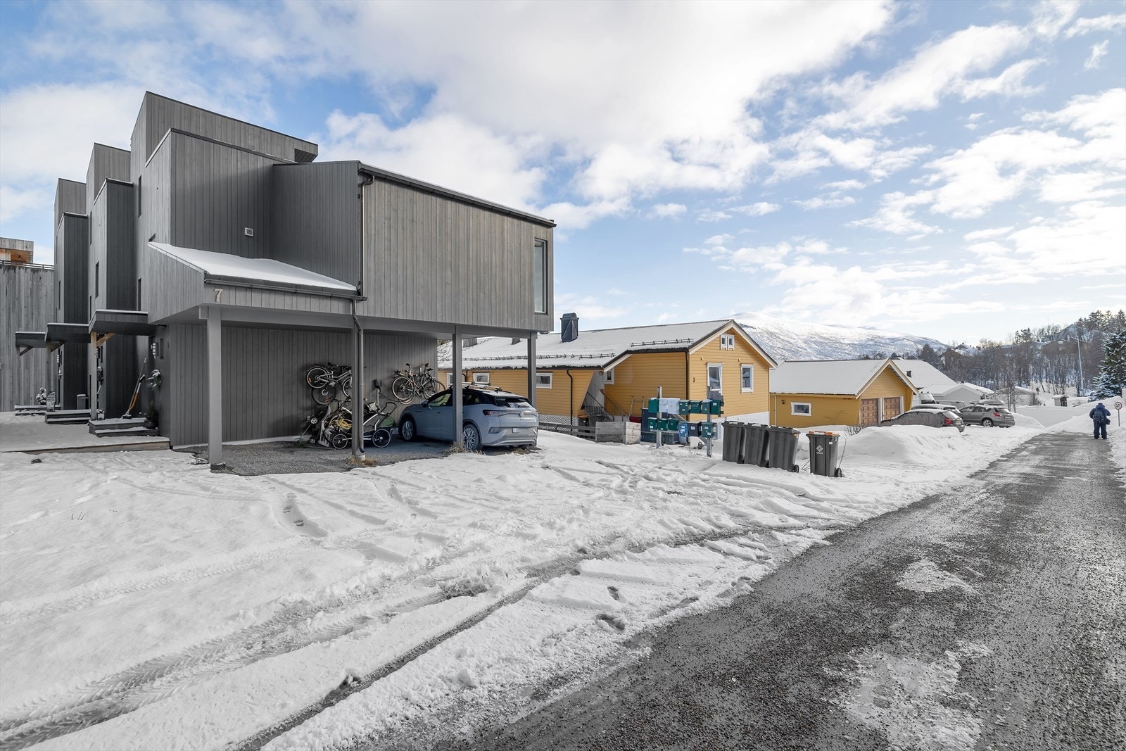 Parkering i carport Galleribilde