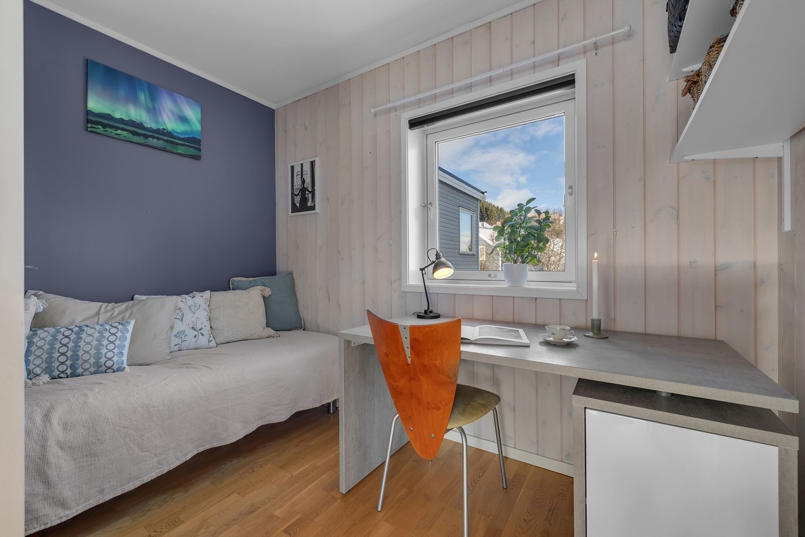 Soverom i bakkant av stuen i 2. etasje Galleribilde