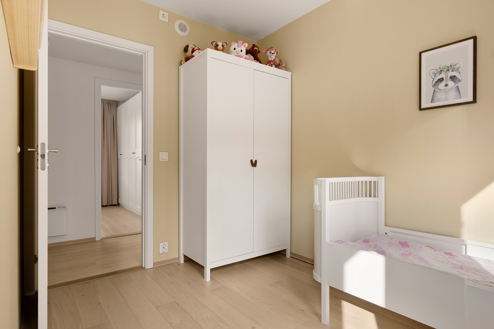 Begge soverommene er av god størrelse med god plass til seng og garderobe. Galleribilde