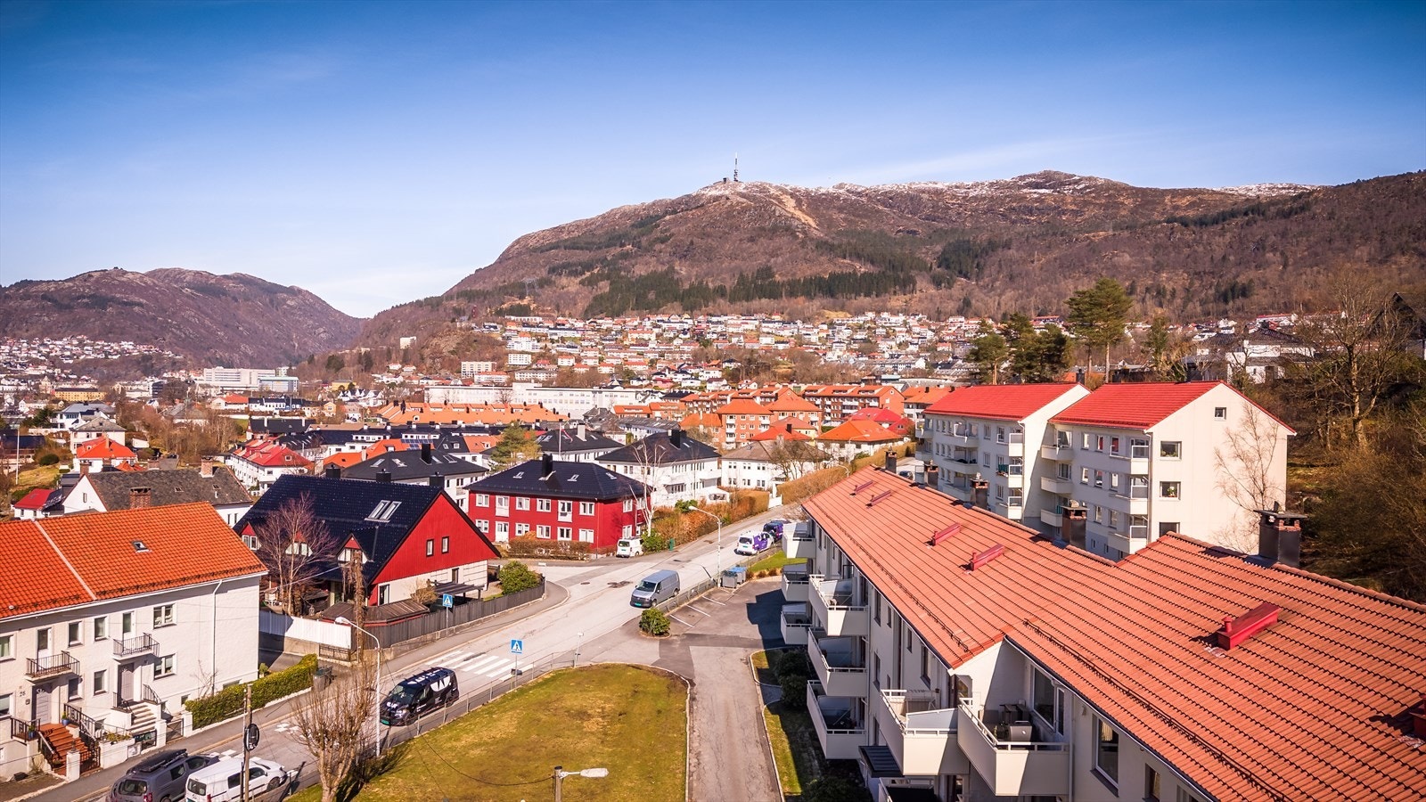 Fra leiligheten nyter du fantastisk utsikt Galleribilde