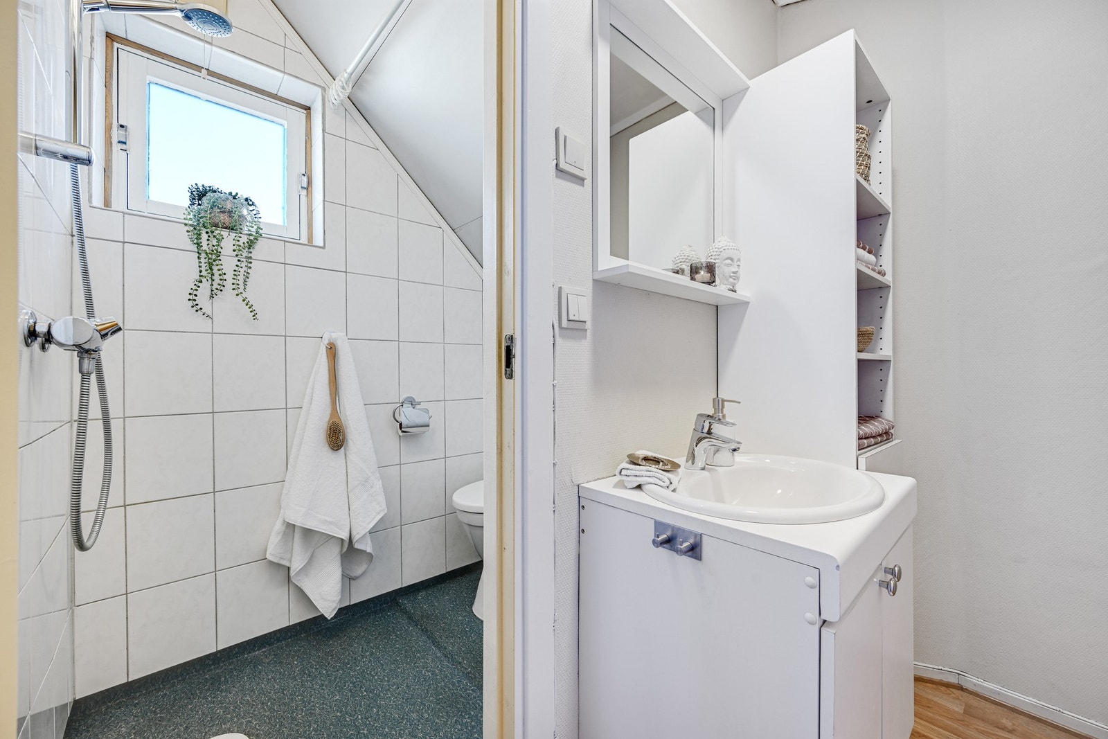 Rett inn til mindre bad Galleribilde