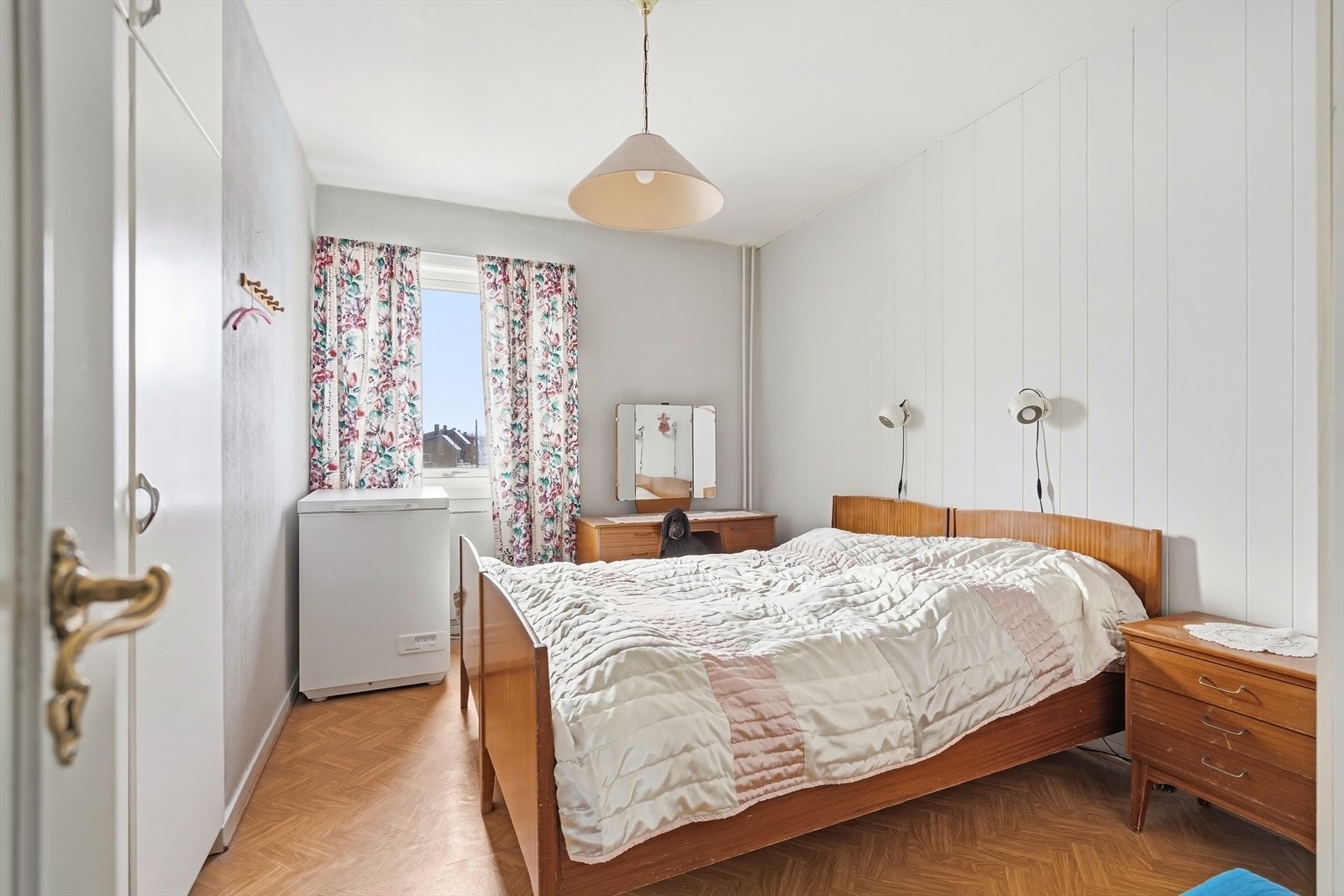 Leiligheten har to store soverom Galleribilde