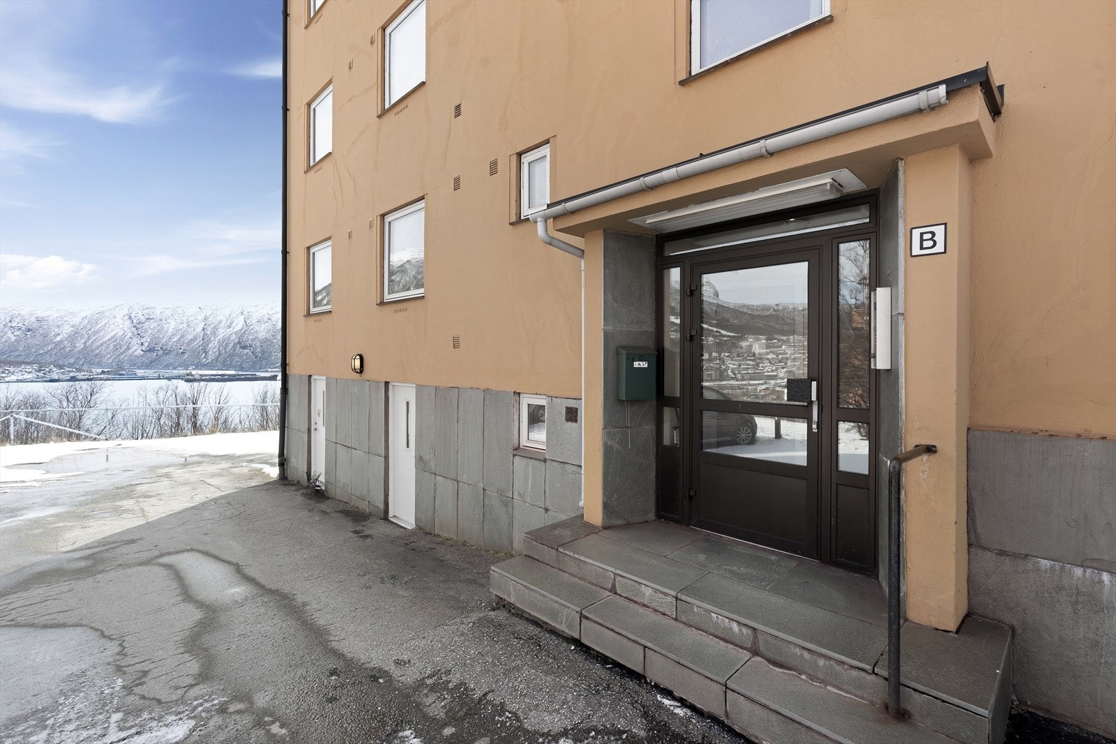 Inngangsparti Galleribilde