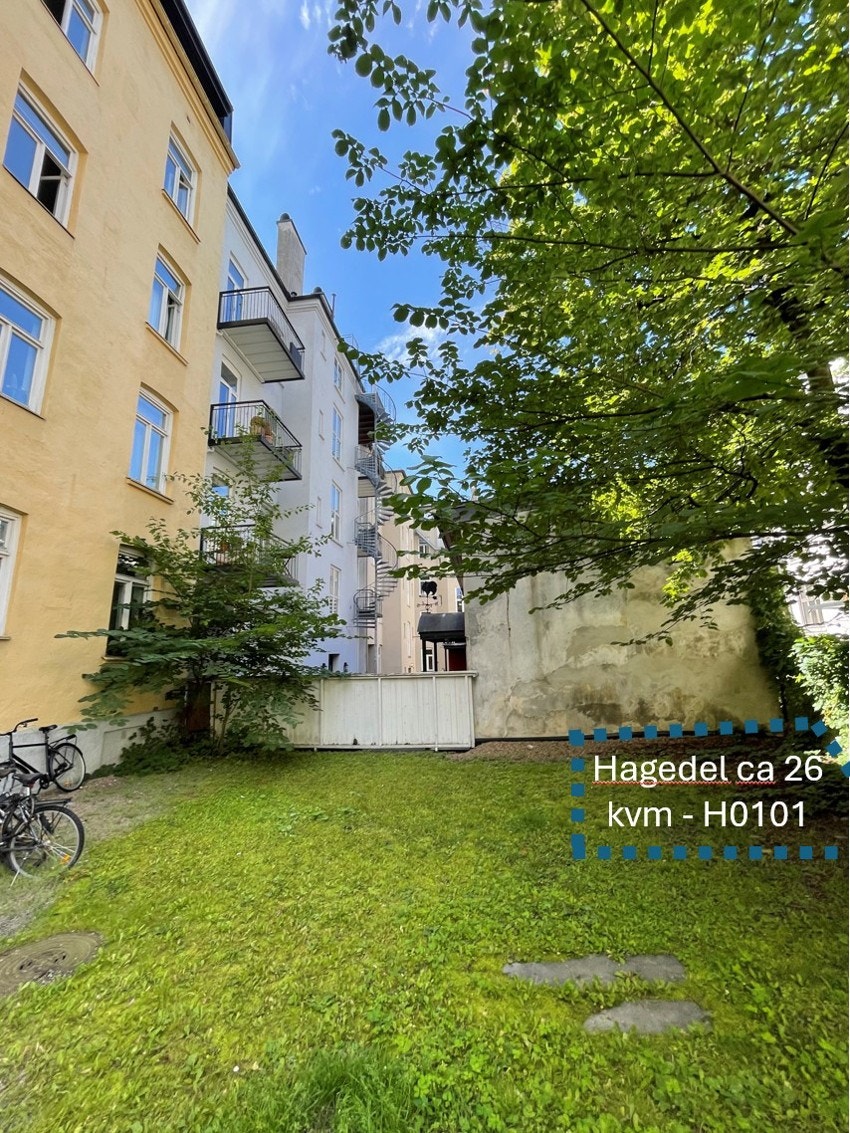 Leiligheten har eksklusiv bruksrett til en hagedel på ca. 26 kvm i borretslagets bakgård. Galleribilde