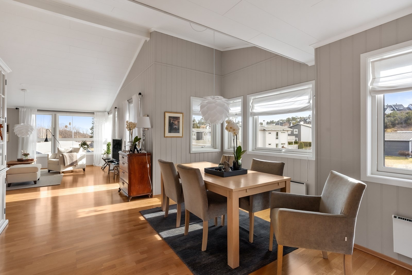 Tiltalende spiseplass Galleribilde