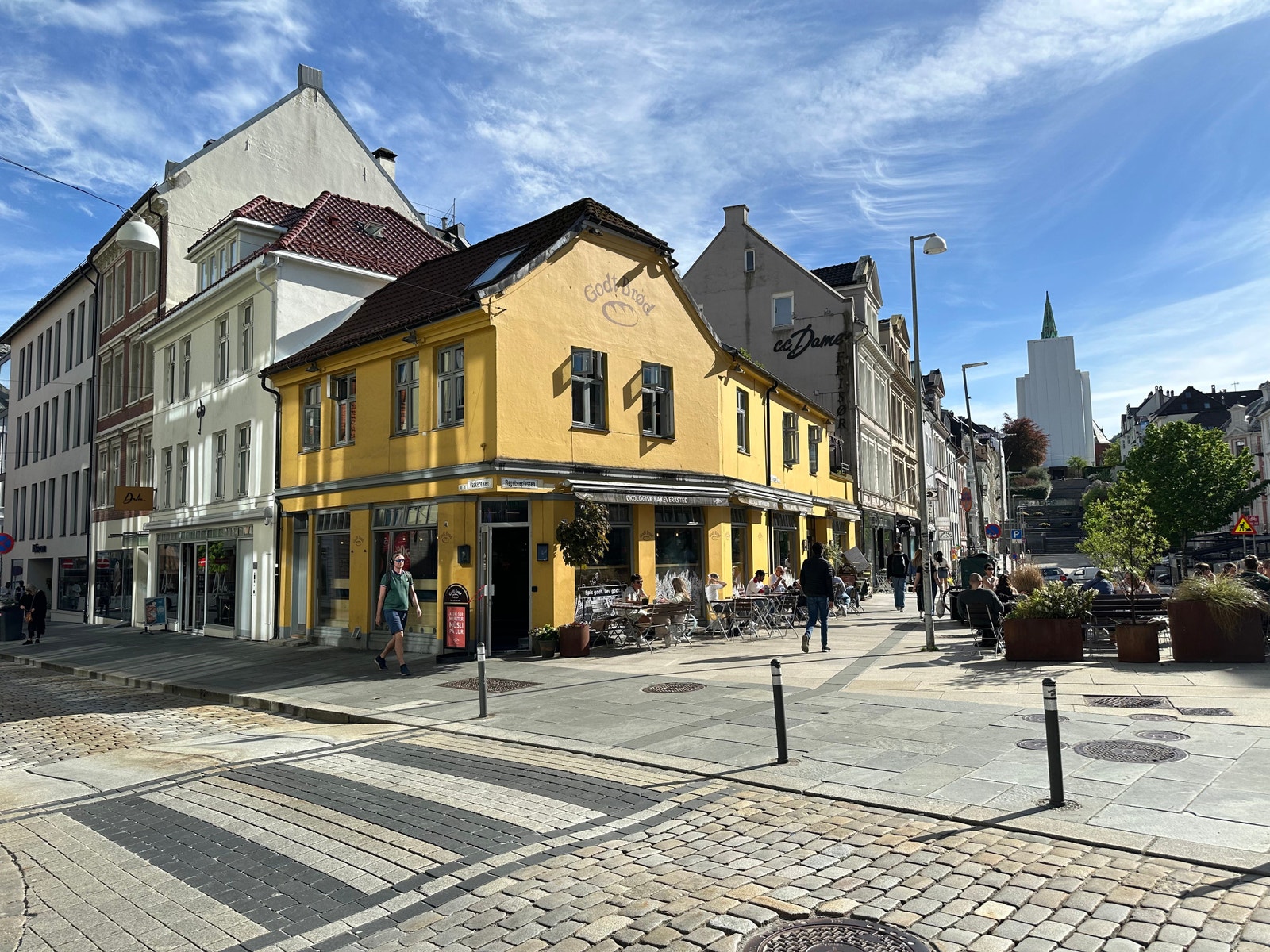 Nærmeste nabo og kafè - Godt Brød Galleribilde