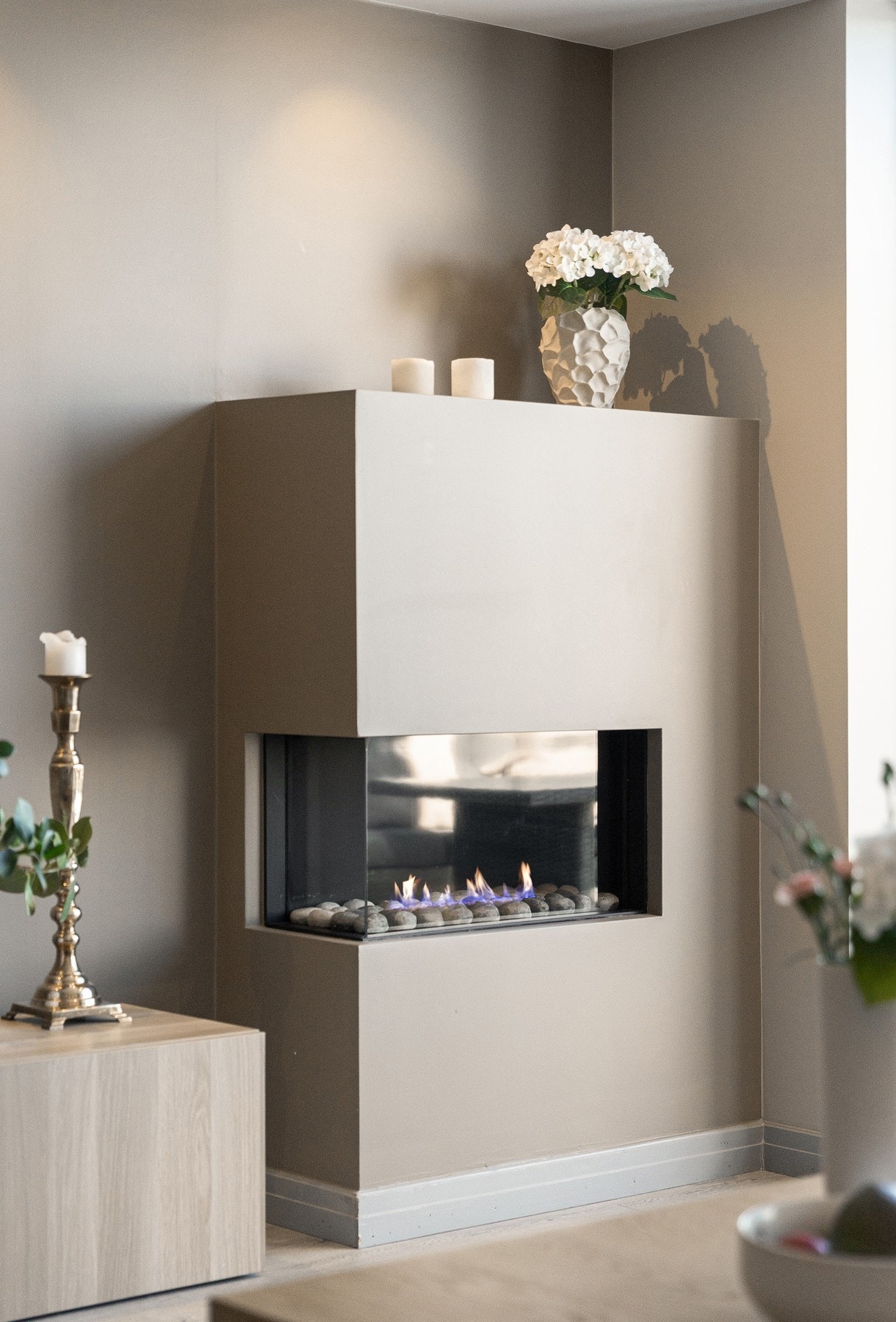 Som prikken over i-en finner du en gasspeis i stilrent metall med glassfelt. Galleribilde