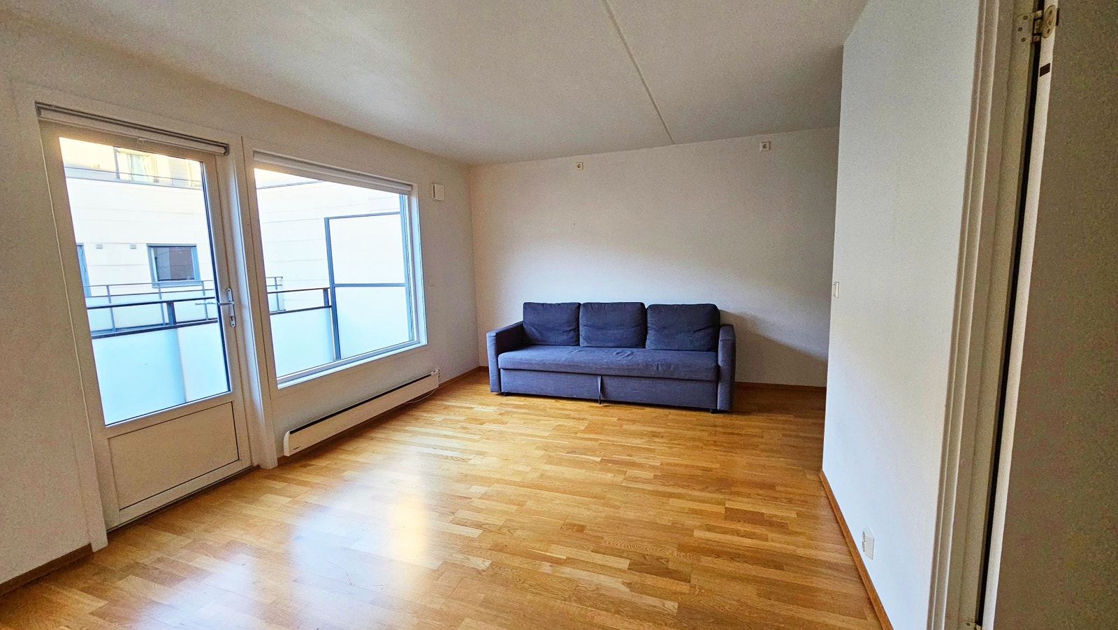 Stua med tilgang til balkong (sofa følger ikke med) Galleribilde